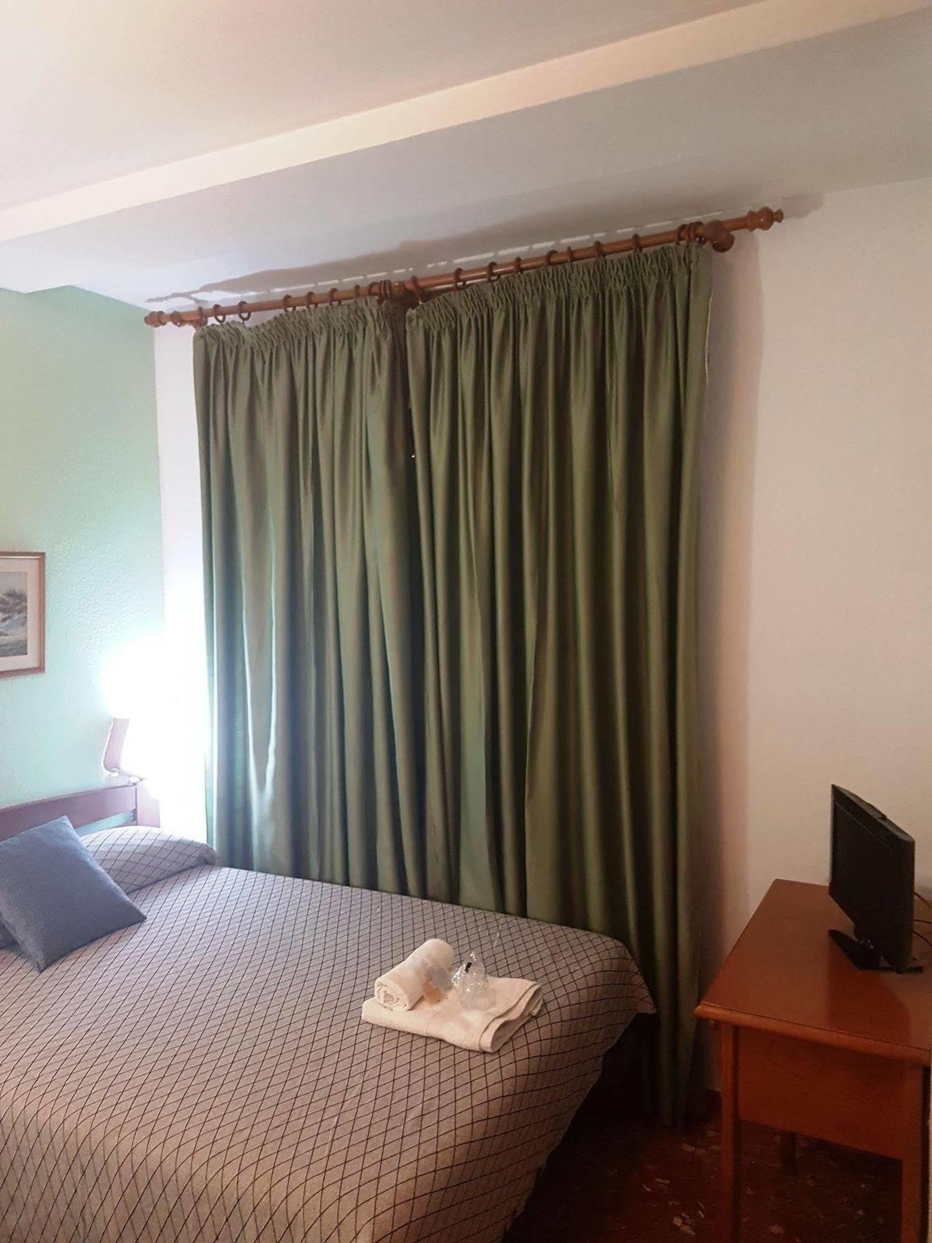 Hotel Al-Andalus Peal, En Cazorla Comarca Peal De Becerro ภายนอก รูปภาพ