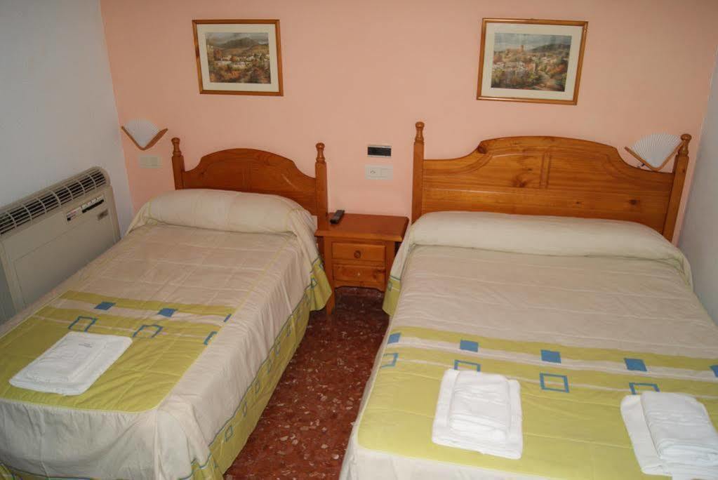 Hotel Al-Andalus Peal, En Cazorla Comarca Peal De Becerro ภายนอก รูปภาพ